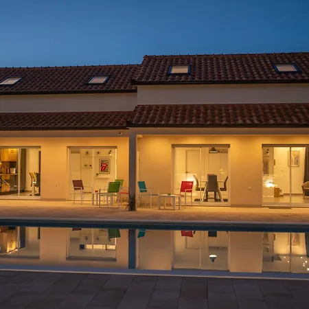 Holiday home Luka Et Rafael